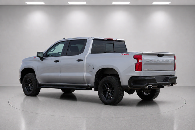 Used 2025 Chevrolet Silverado 1500 LT Trail Boss w/ Convenience Package II AWD/4WD image 5