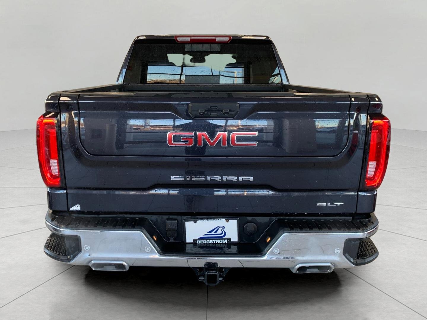 Used 2025 GMC Sierra 1500 SLT w/ SLT Convenience Package image 17