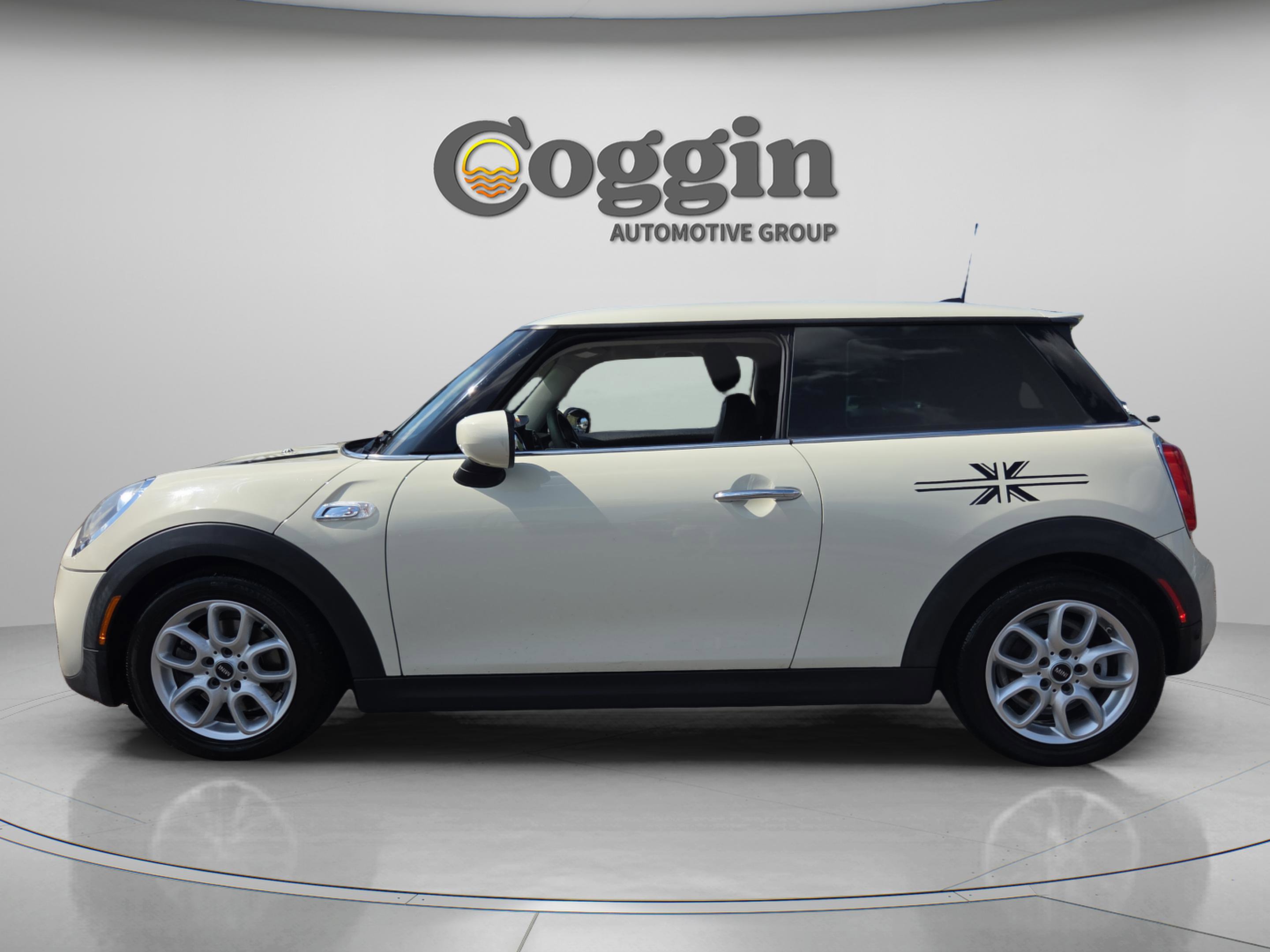 Used 2020 MINI Cooper S image 2