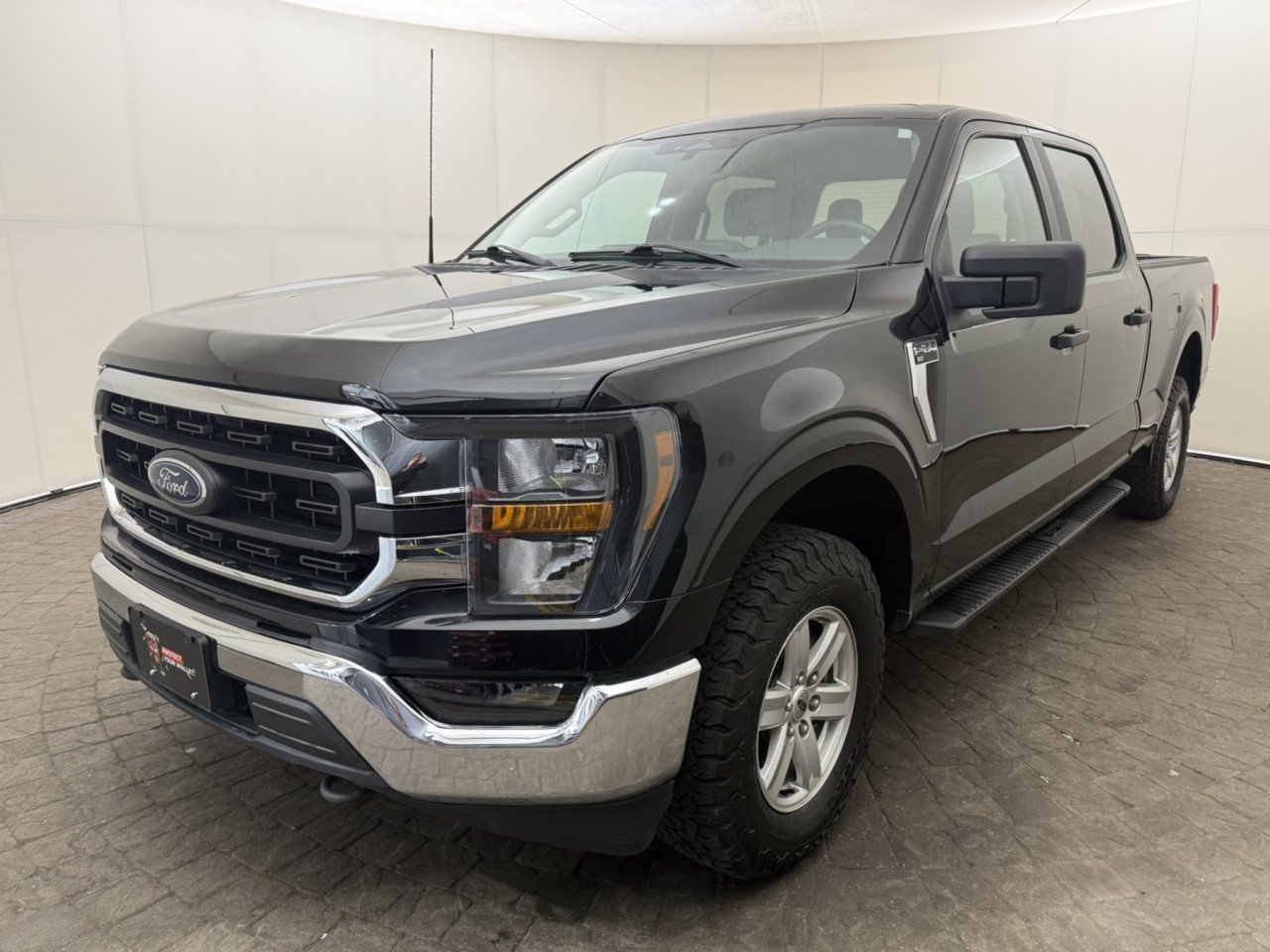 Used 2023 Ford F150 XLT w/ Trailer Tow Package AWD/4WD image 3