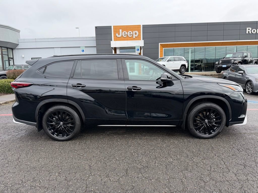 Used 2025 Toyota Highlander XSE AWD/4WD image 9