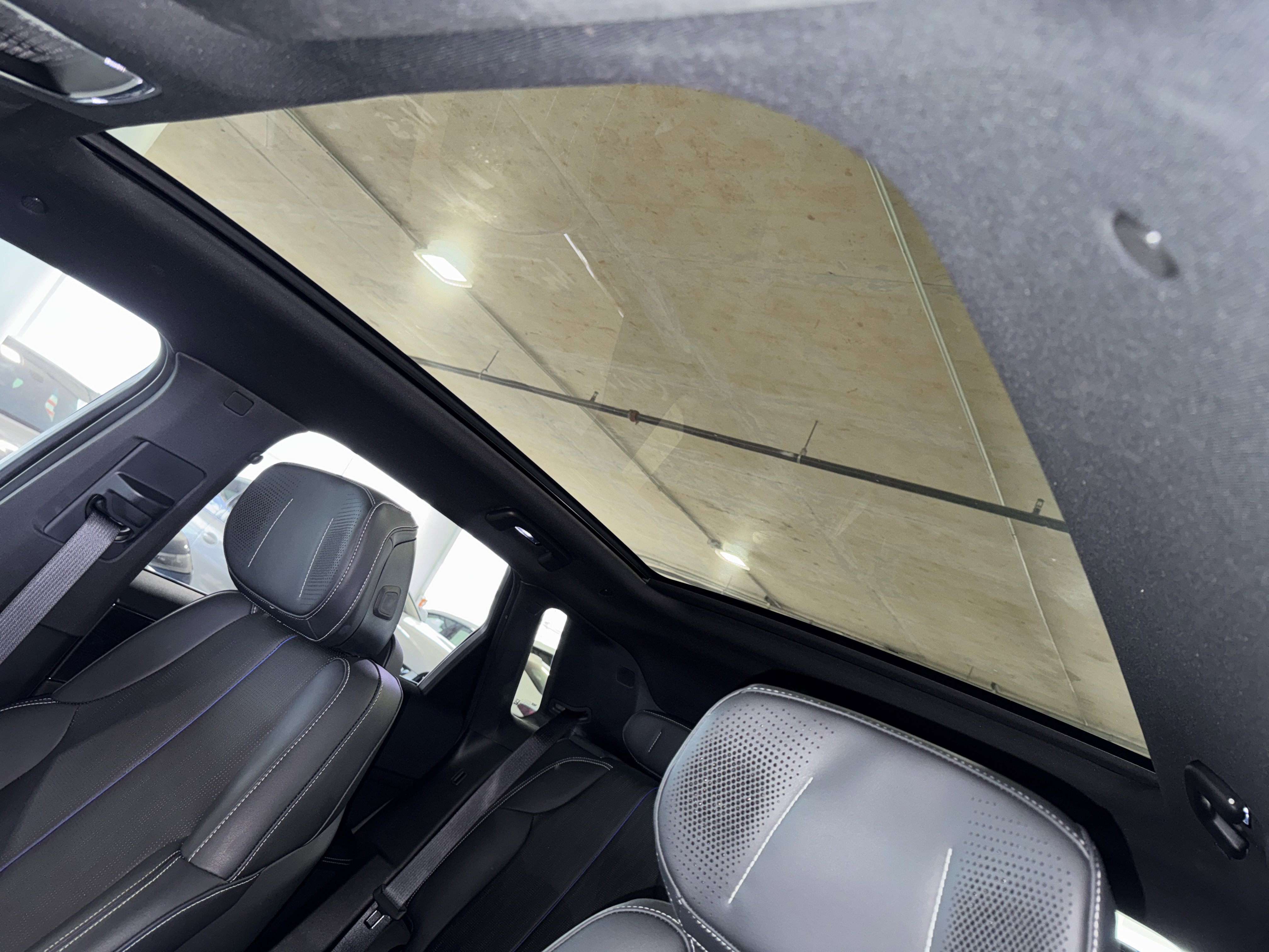 Used 2024 Cadillac Lyriq Sport image 34