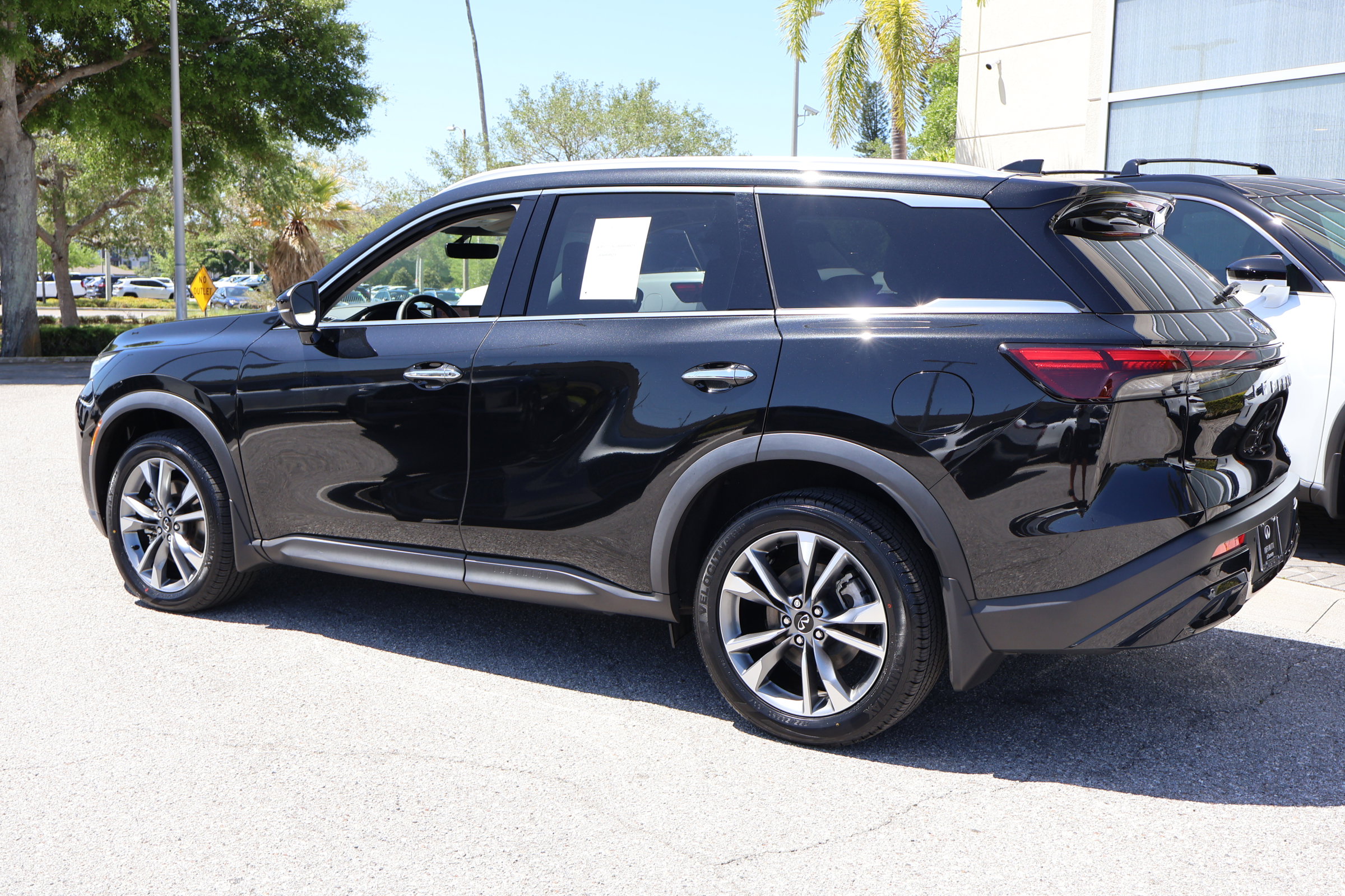 Certified 2024 INFINITI QX60 Luxe image 7