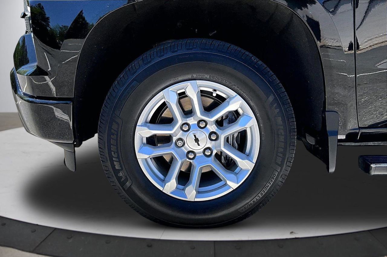 Used 2023 Chevrolet Silverado 1500 RST AWD/4WD image 31