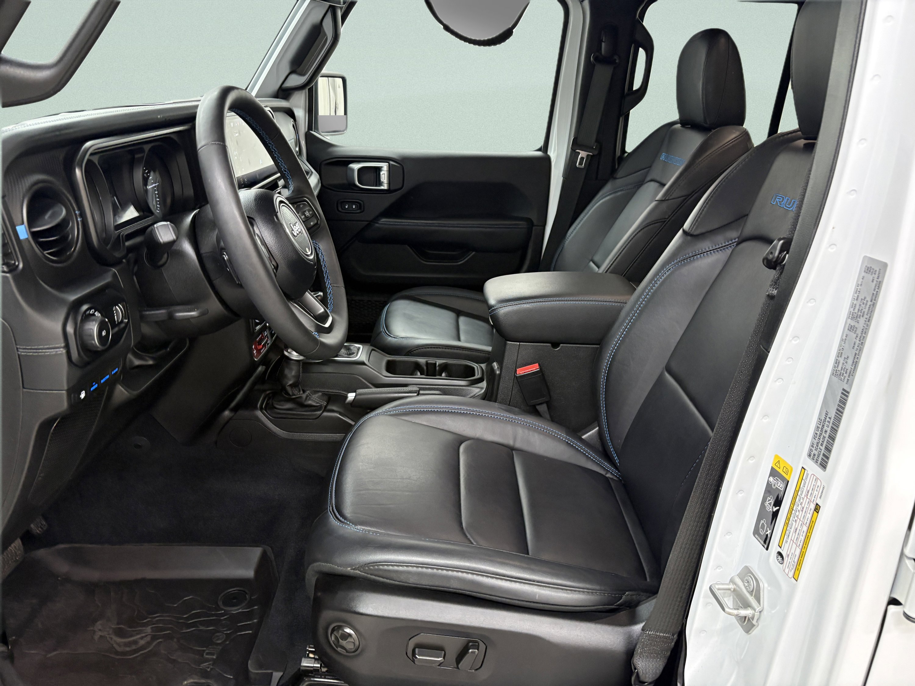 Used 2024 Jeep Wrangler Unlimited Rubicon 4xe image 13