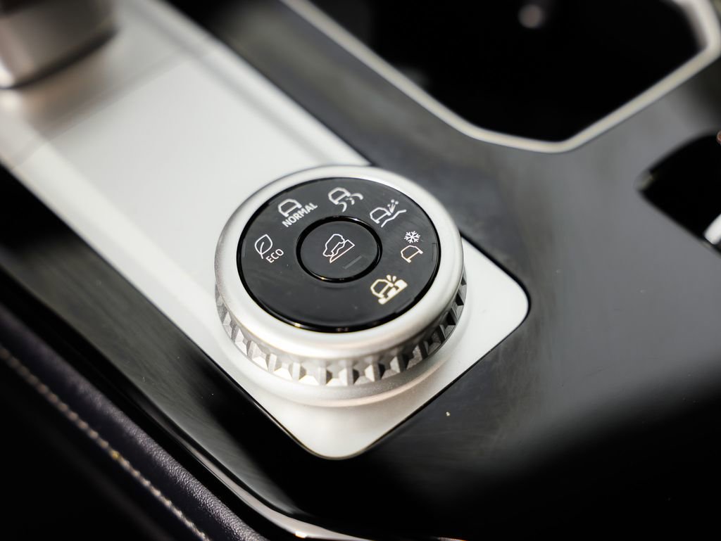 Used 2025 Mitsubishi Outlander SE image 30