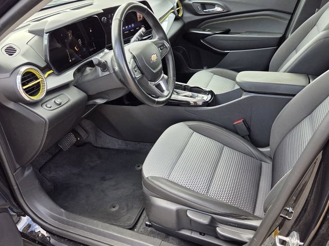 Used 2024 Chevrolet Trax LT w/ Driver Confidence Package FWD image 9