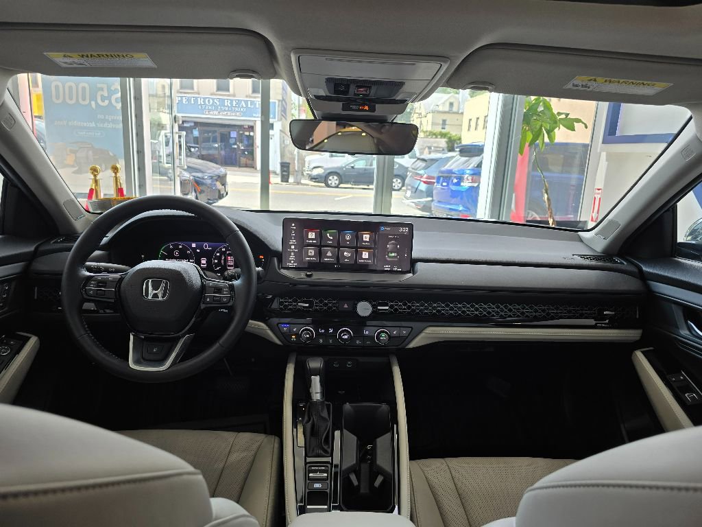 Used 2025 Honda Accord Touring image 18