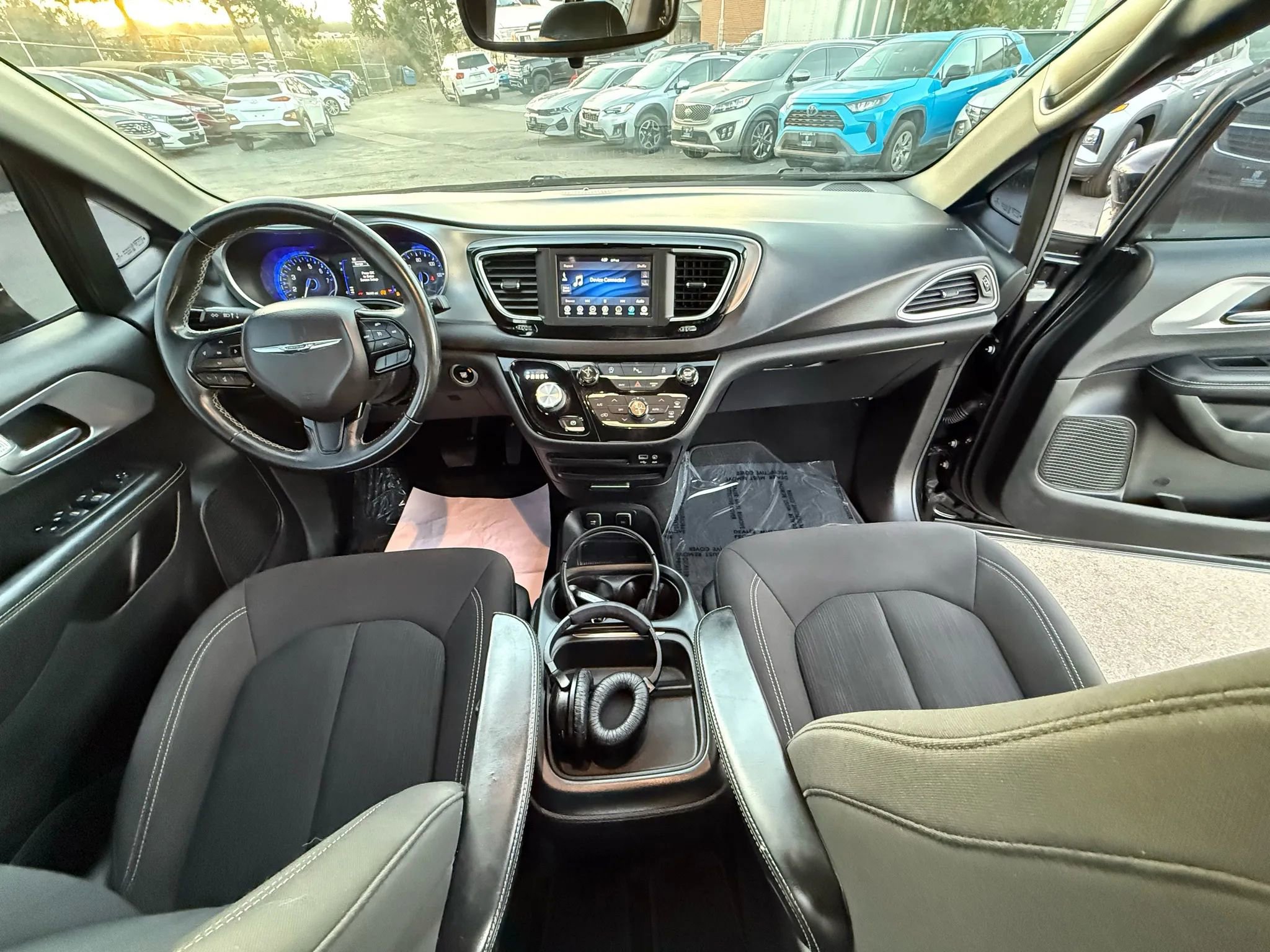 Used 2018 Chrysler Pacifica Touring Plus w/ S Appearance Package image 26