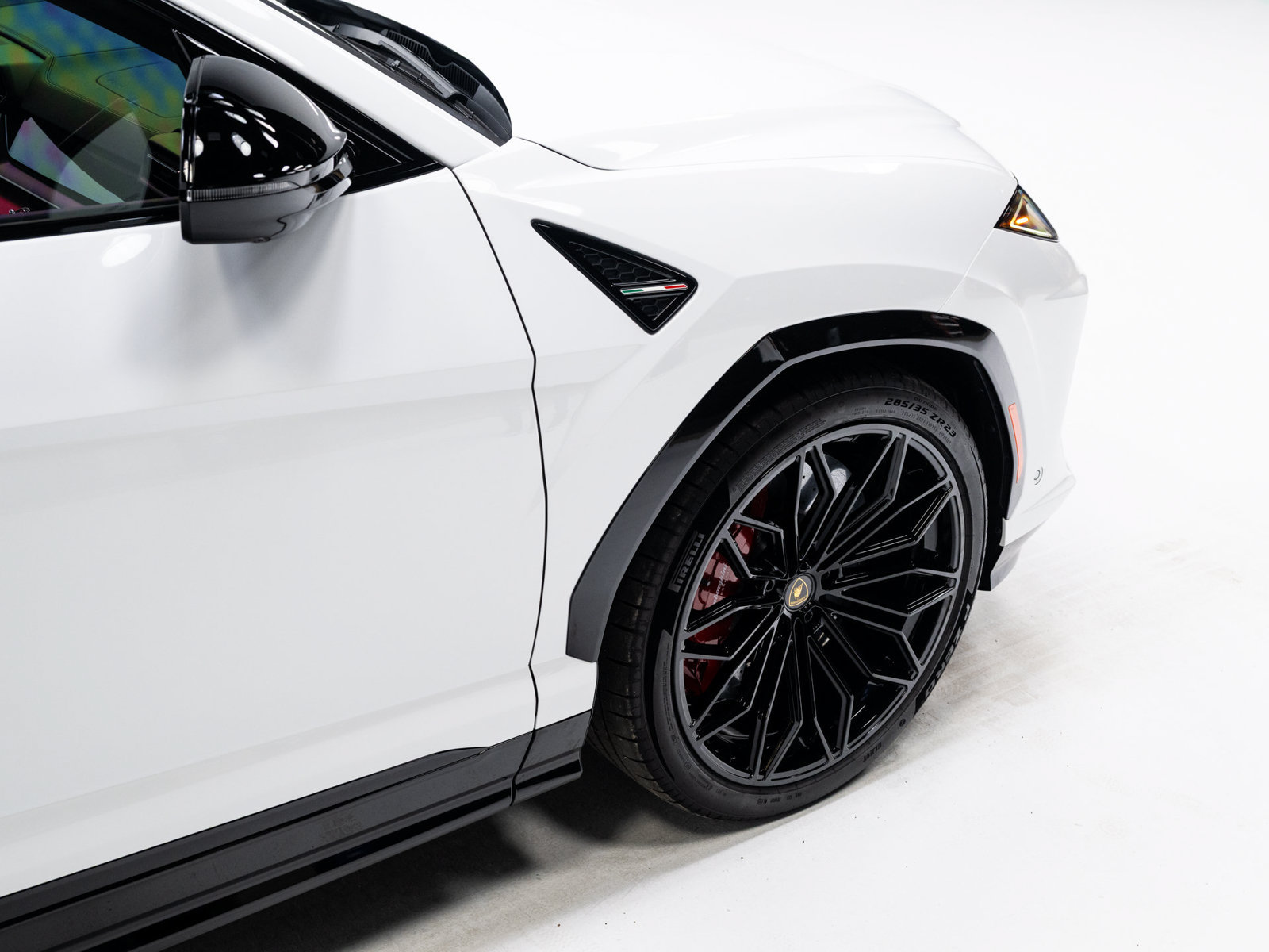 Used 2025 Lamborghini Urus SE AWD/4WD image 20