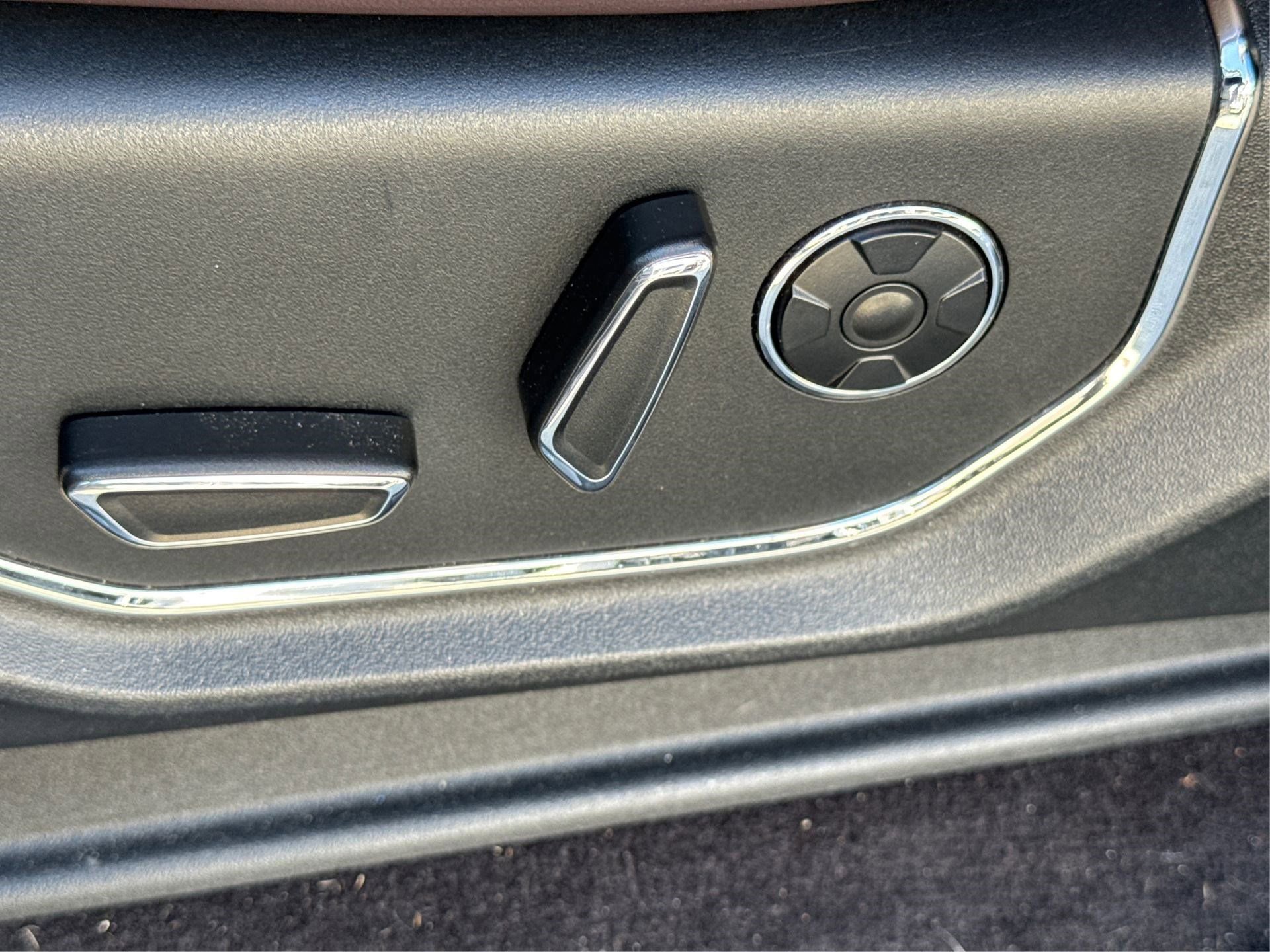 Used 2016 Ford F150 Platinum w/ Equipment Group 701A Luxury image 24