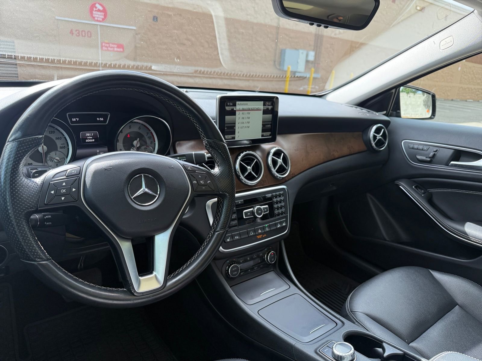 Used 2015 Mercedes-Benz GLA 250 4MATIC image 19