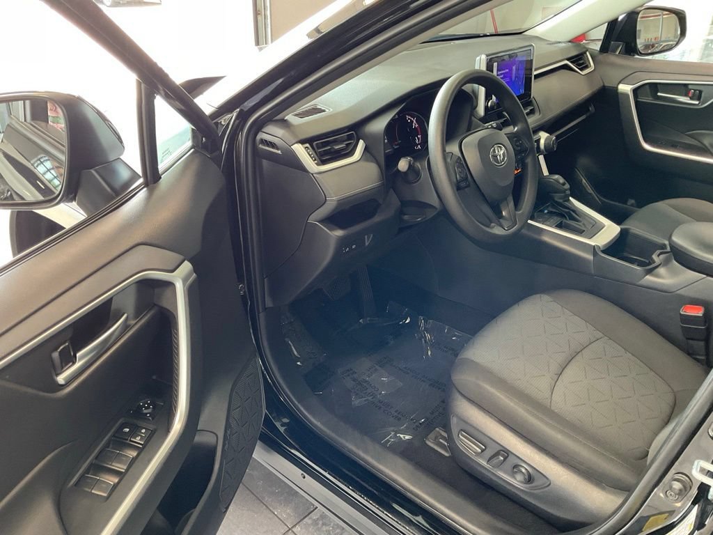 Certified 2025 Toyota RAV4 XLE FWD image 8