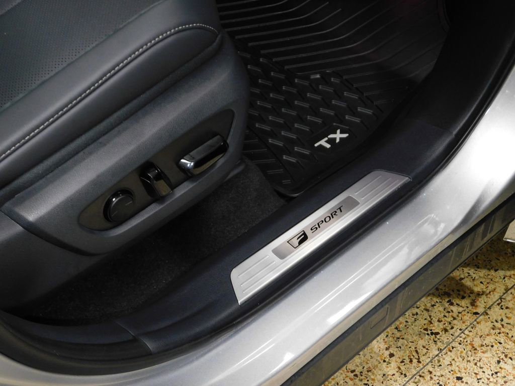 Used 2025 Lexus TX 500h AWD image 92