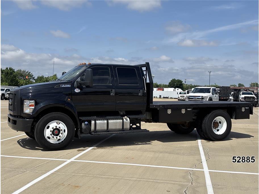 Used 2022 Ford F750 2WD Crew Cab Super Duty image 1