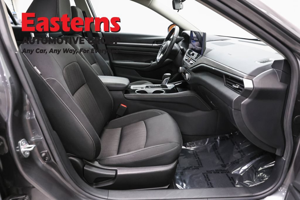 Used 2023 Nissan Altima 2.5 SV w/ SV Premium Package AWD/4WD image 24