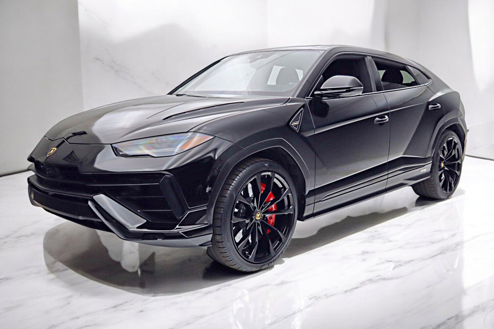 Used 2024 Lamborghini Urus S image 1