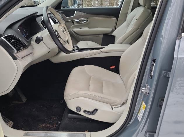 Used 2023 Volvo XC90 B5 Plus image 6