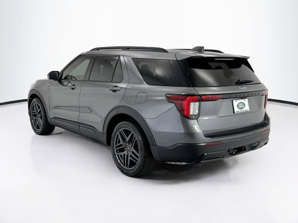 Used 2025 Ford Explorer ST-Line w/ Premium Package RWD image 7