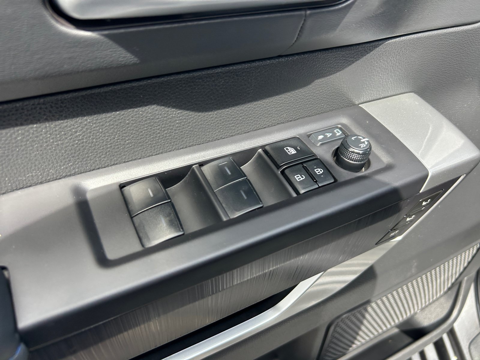 Used 2024 Toyota Tundra Platinum AWD/4WD image 13