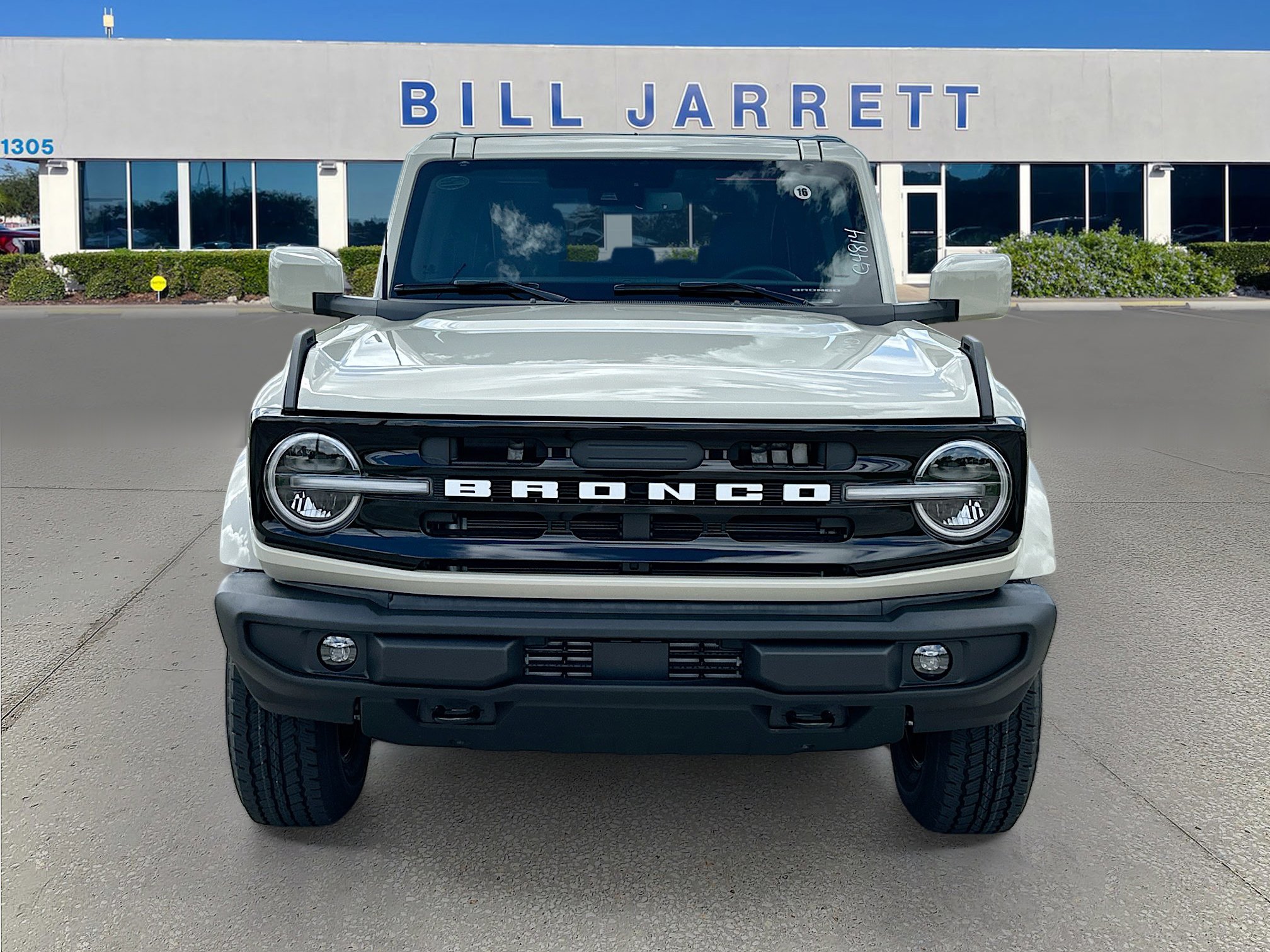 New 2026 Ford Bronco Outer Banks AWD/4WD image 2