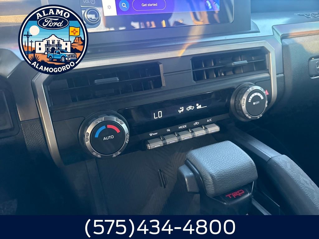 Used 2025 Toyota Tacoma TRD Off-Road image 9