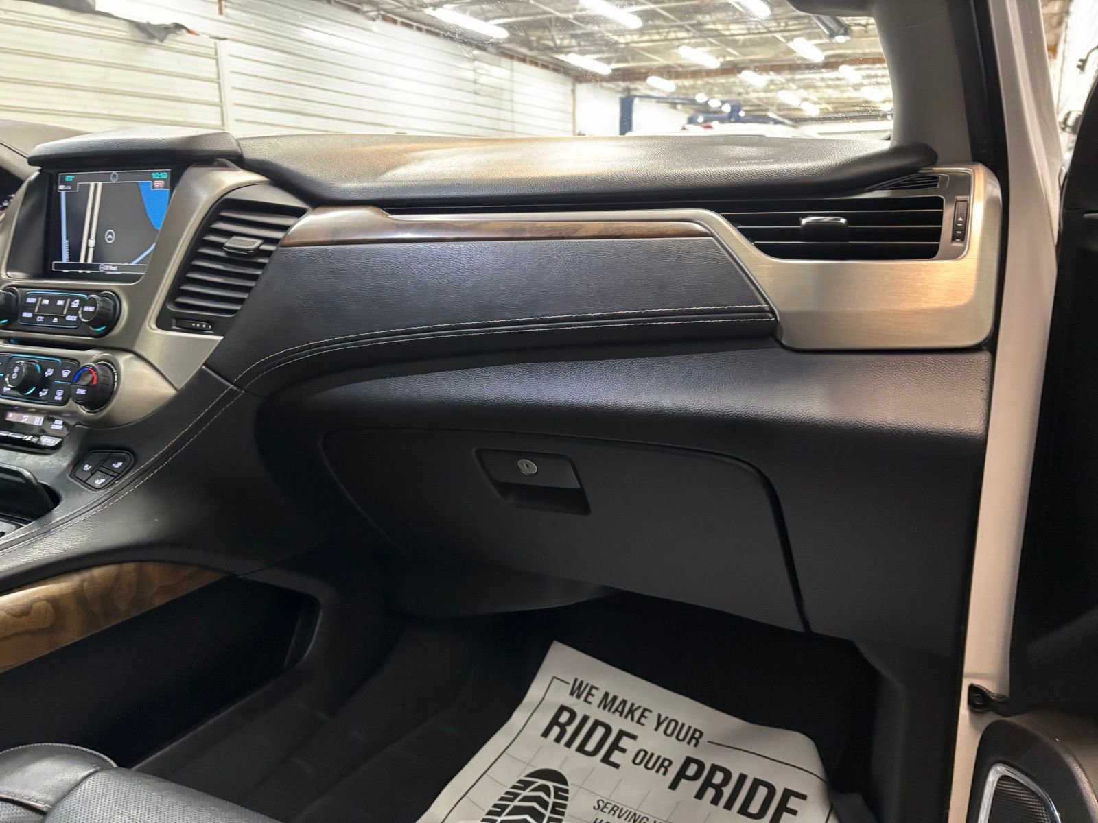 Used 2019 GMC Yukon XL Denali w/ Denali Ultimate Package AWD/4WD image 29