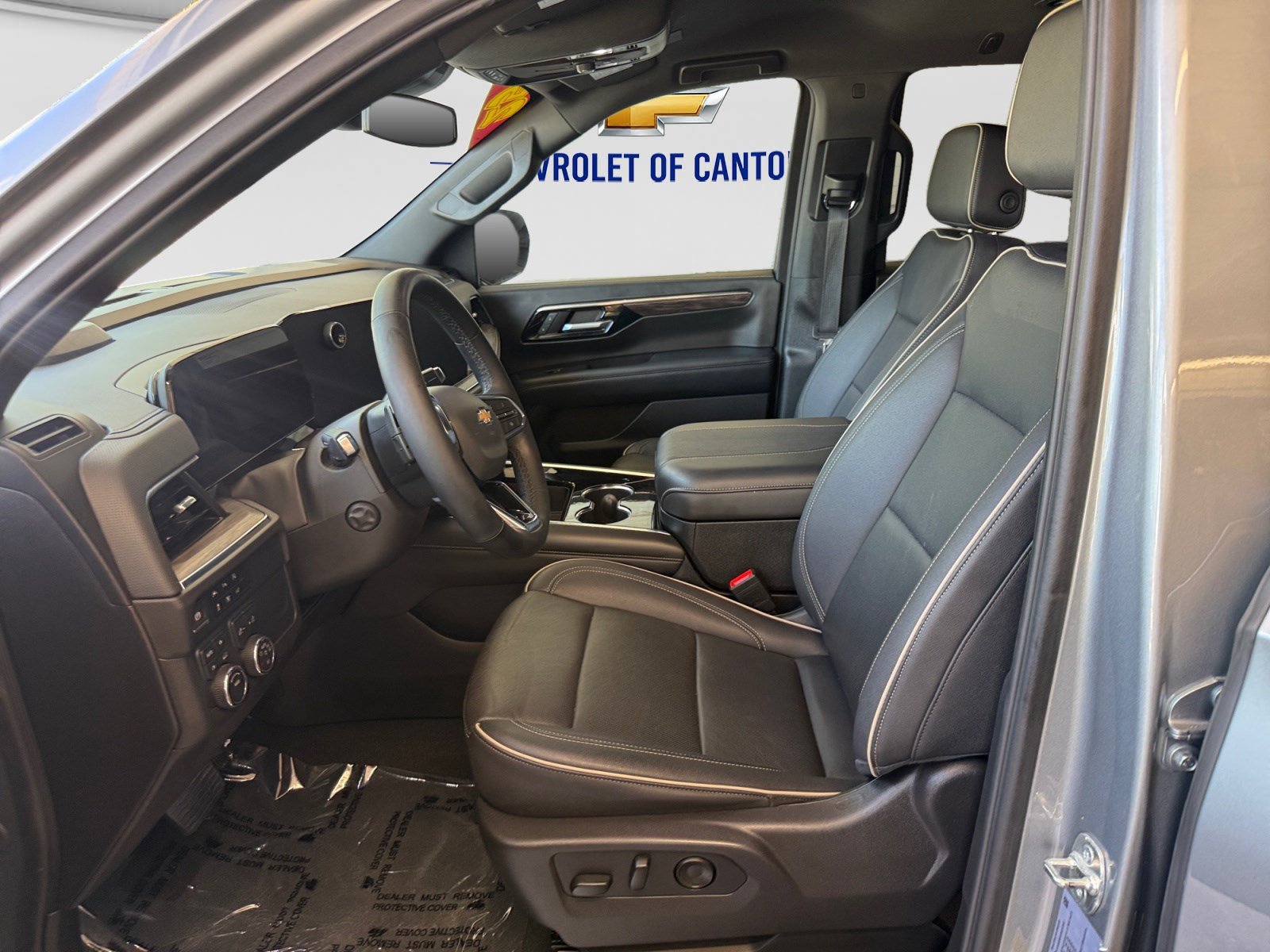 Used 2025 Chevrolet Tahoe Premier AWD/4WD image 9