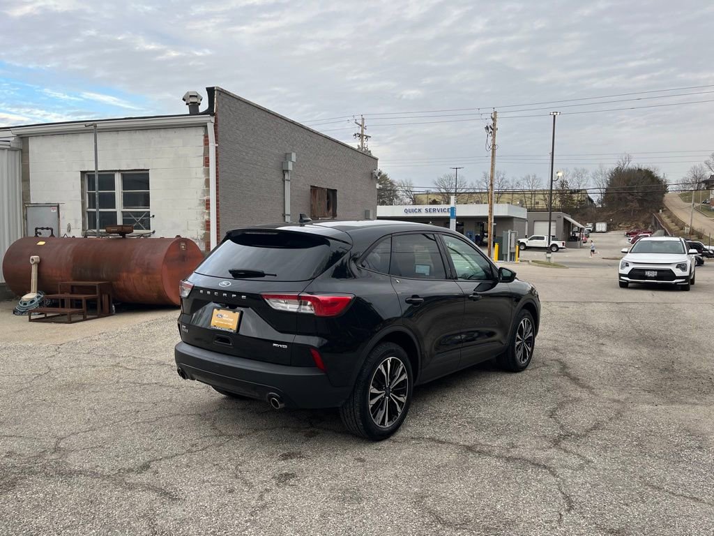 Certified 2022 Ford Escape SE w/ SE Sport Appearance Package image 6