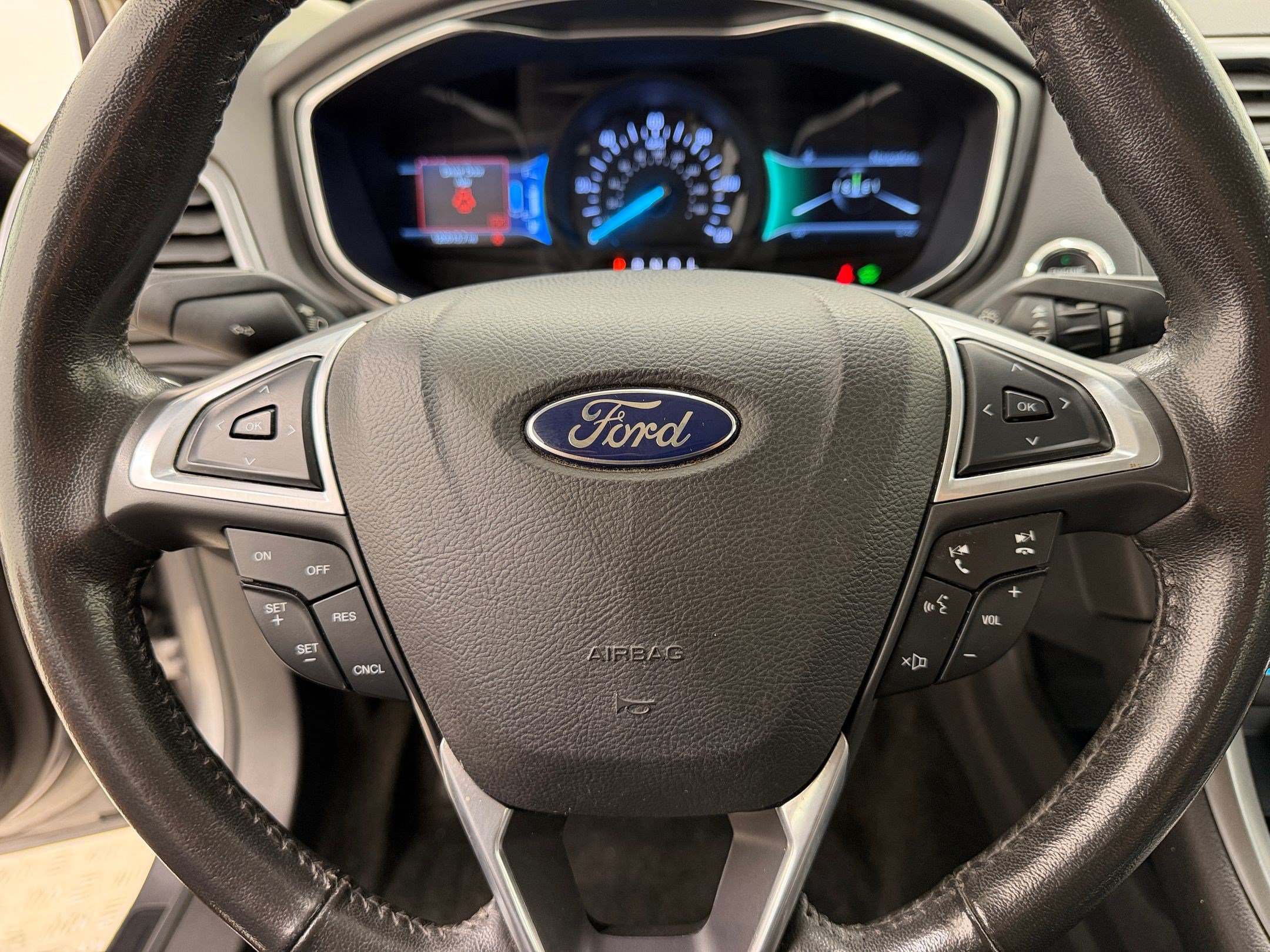 Used 2014 Ford Fusion Titanium FWD image 15