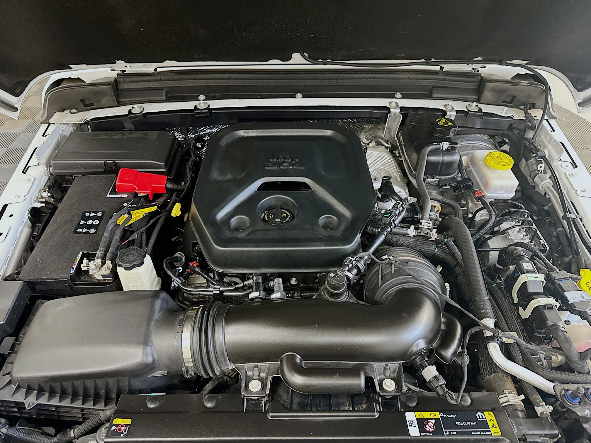 Used 2025 Jeep Wrangler Sport S image 33