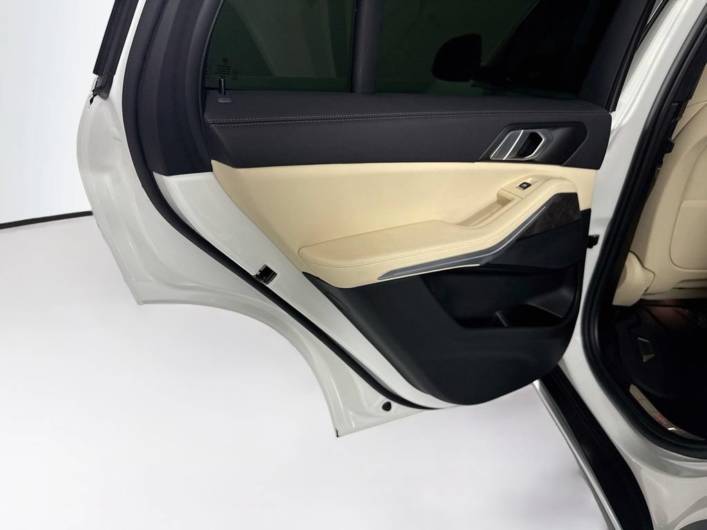 Used 2022 BMW X5 sDrive40i w/ Parking Assistance Package RWD image 26