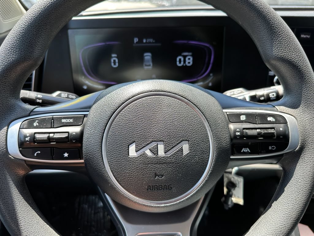 Used 2025 Kia Sportage LX FWD image 25