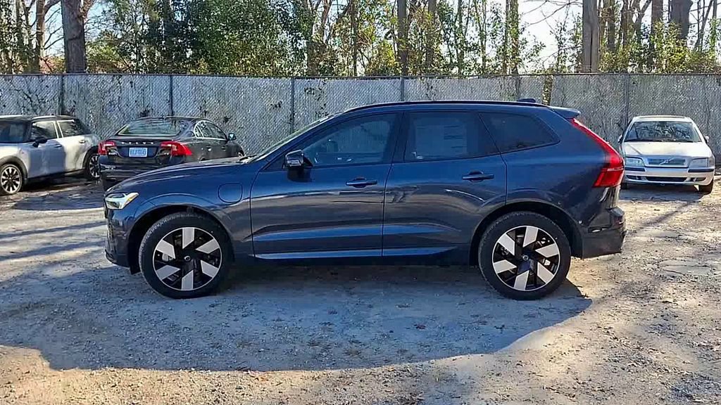 Certified 2025 Volvo XC60 T8 Plus w/ Protection Package Premier AWD/4WD image 5