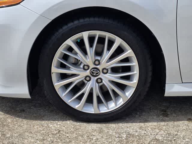 Used 2019 Toyota Camry XLE FWD image 8