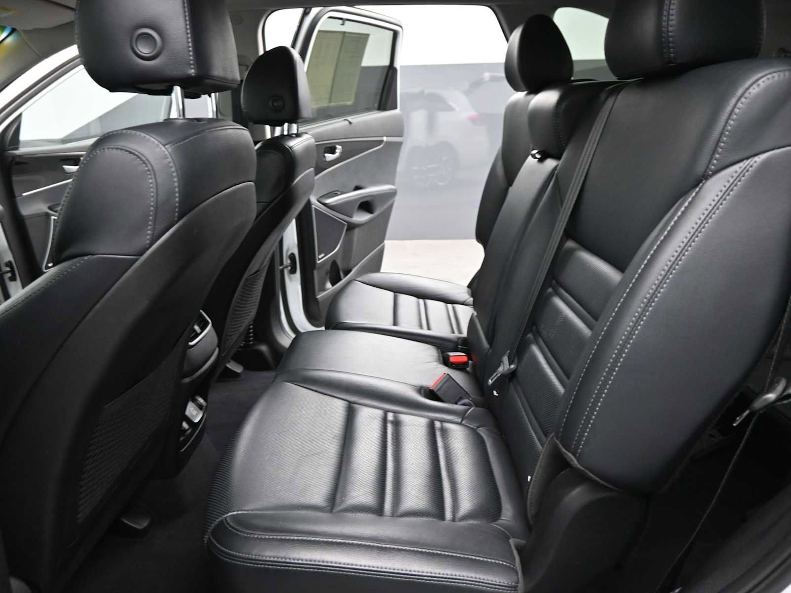 Used 2018 Kia Sorento SX image 16