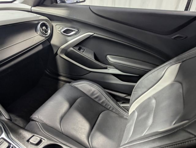 Used 2021 Chevrolet Camaro LT RWD image 8