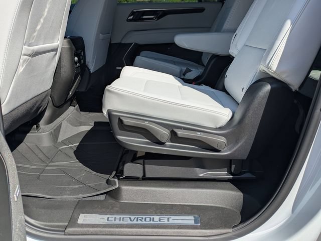 New 2026 Chevrolet Suburban Premier w/ Sun And Tow Package AWD/4WD image 28