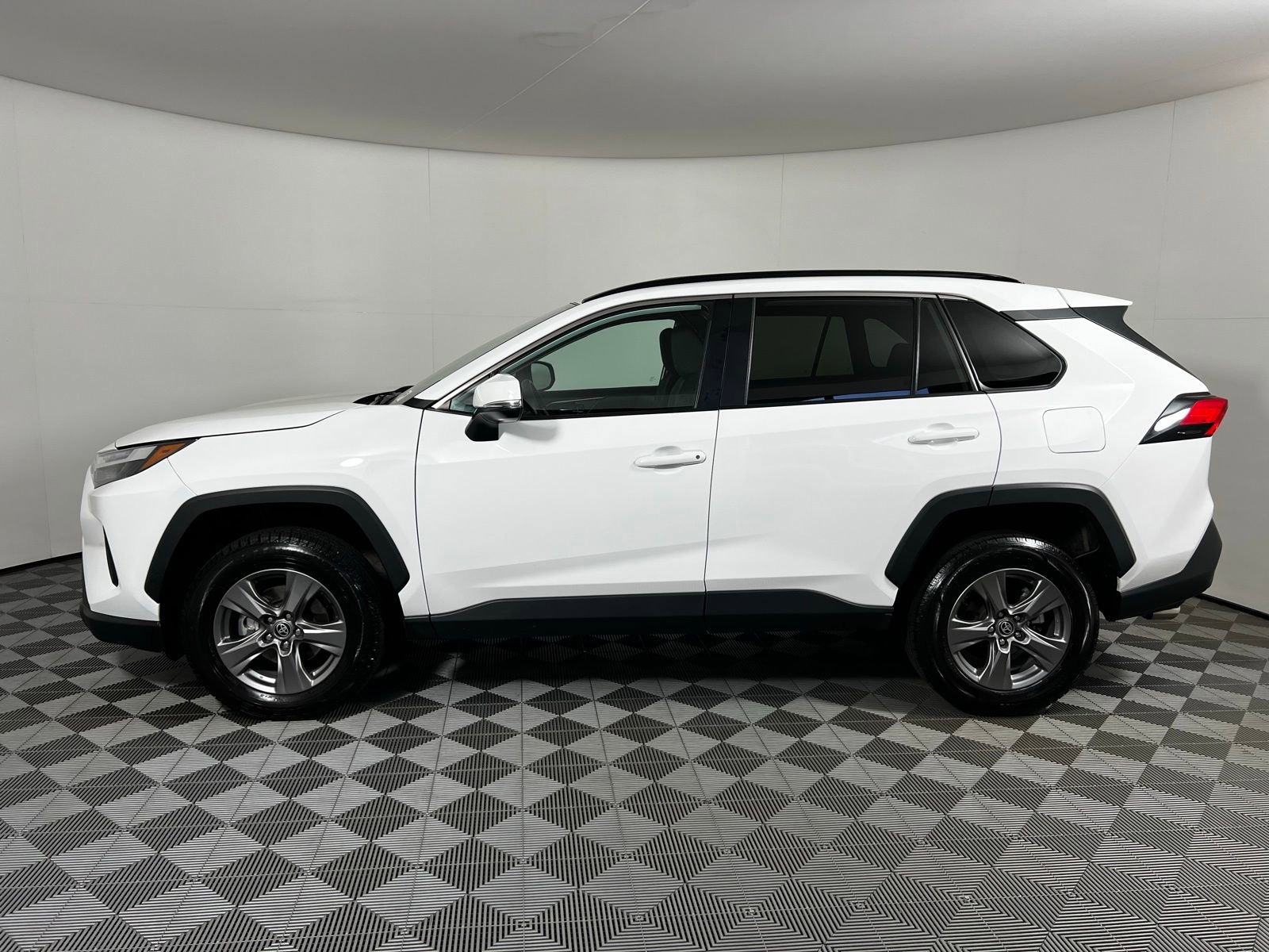 Certified 2024 Toyota RAV4 XLE FWD image 8