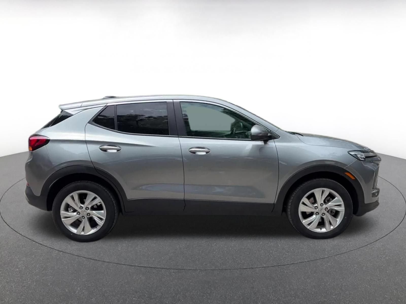 Used 2025 Buick Encore GX Preferred AWD/4WD image 16