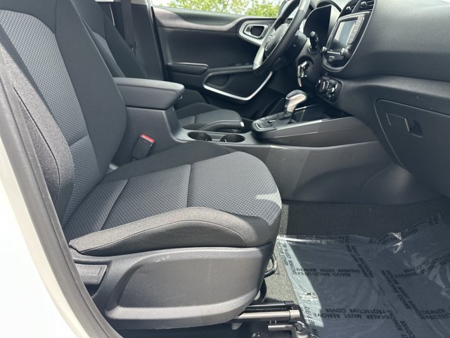 Certified 2023 Kia Soul LX FWD image 16