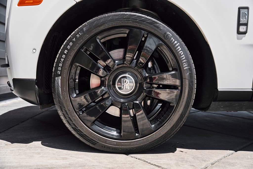 Used 2020 Rolls-Royce Cullinan AWD/4WD image 3