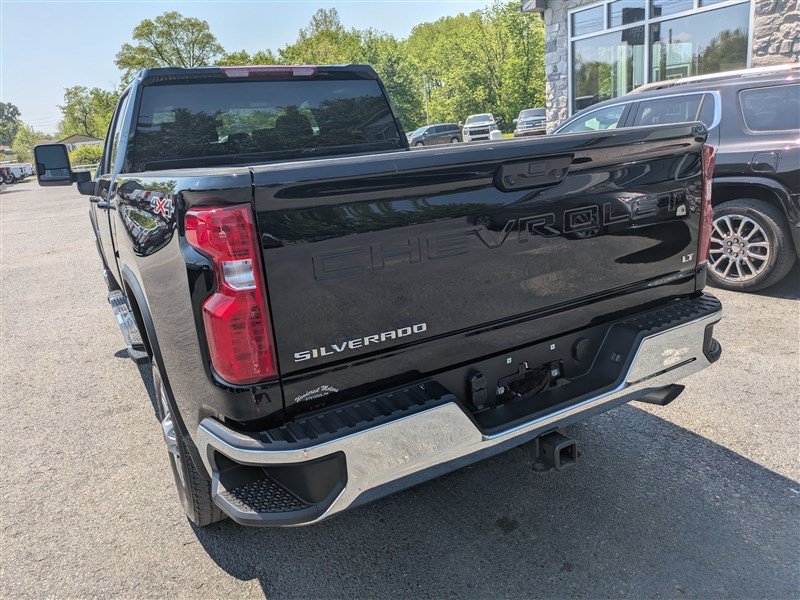 Used 2025 Chevrolet Silverado 2500 LT w/ Convenience Package AWD/4WD image 6