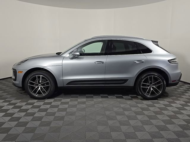 Certified 2026 Porsche Macan AWD/4WD image 2