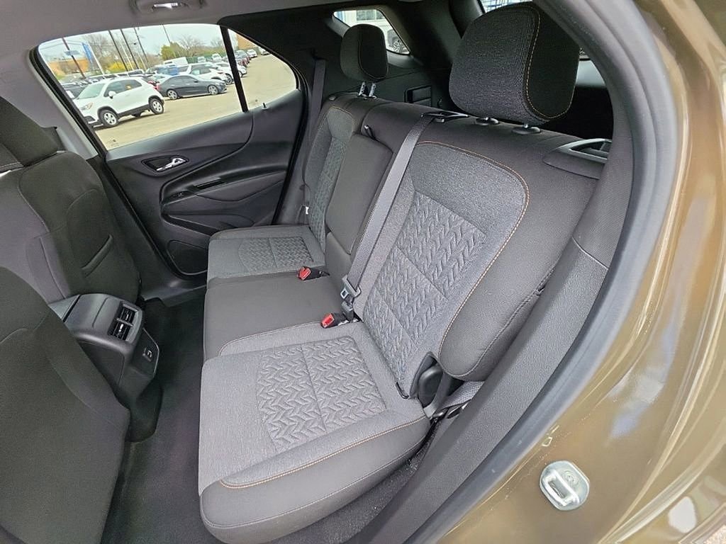 Used 2023 Chevrolet Equinox LT AWD/4WD image 24