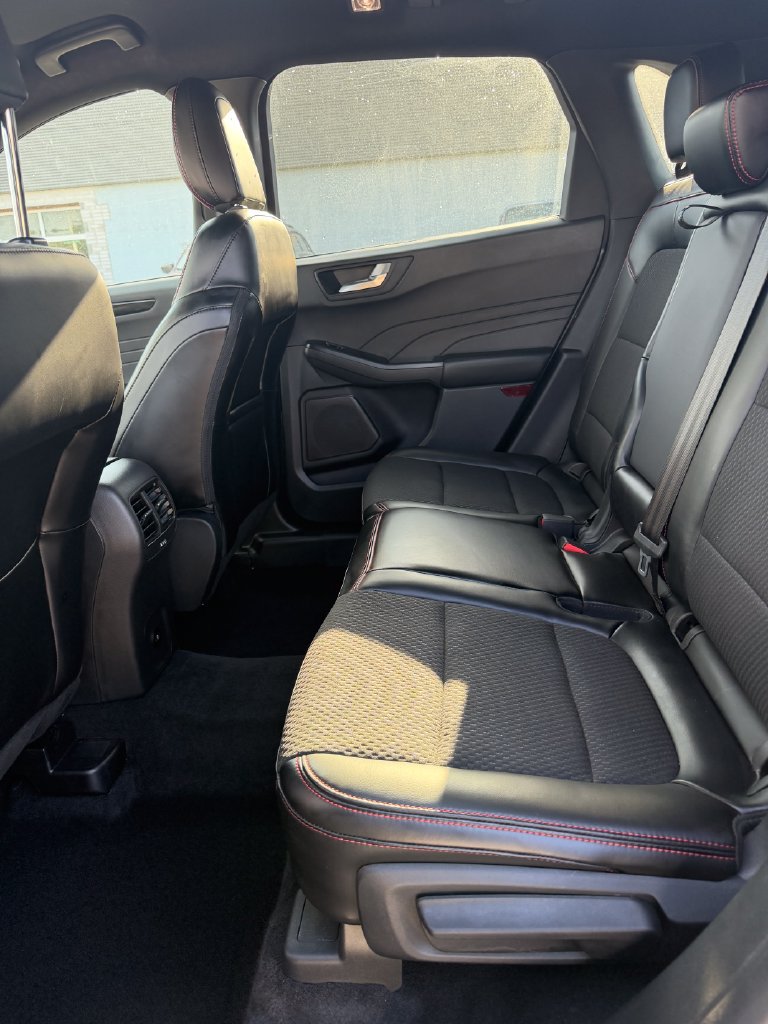 Used 2024 Ford Escape ST-Line w/ Tech Pack #1 AWD/4WD image 18