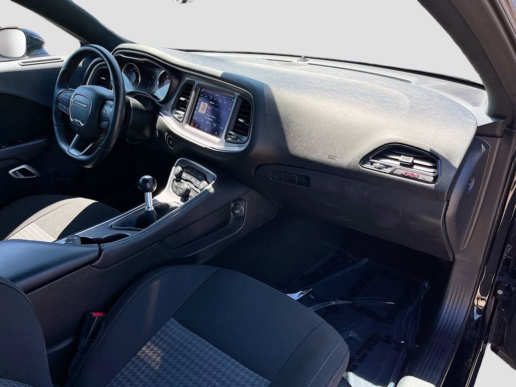 Used 2022 Dodge Challenger R/T Scat Pack w/ Dynamics Package RWD image 28