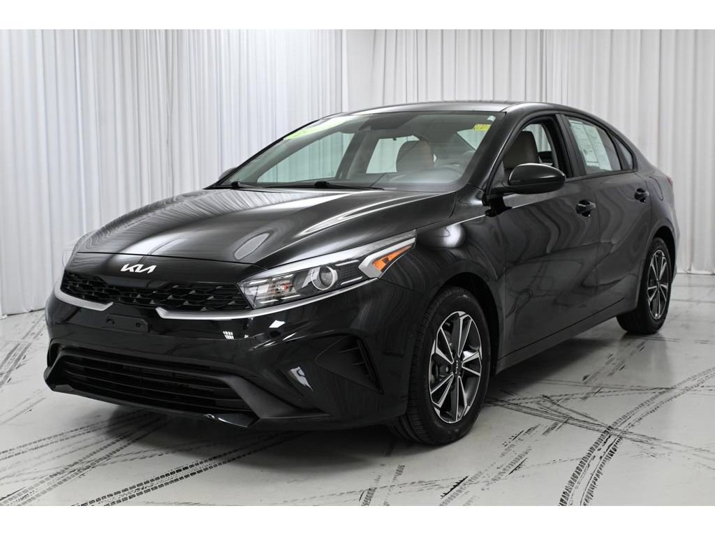 Used 2023 Kia Forte LXS FWD image 4