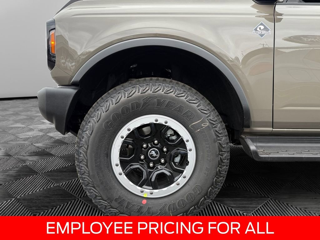 New 2025 Ford Bronco Outer Banks w/ Sasquatch Package AWD/4WD image 9