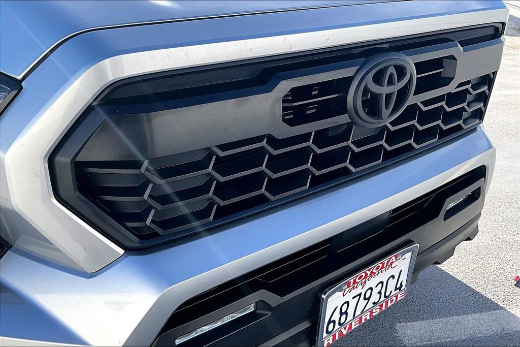 Used 2024 Toyota Tacoma TRD Off-Road image 32
